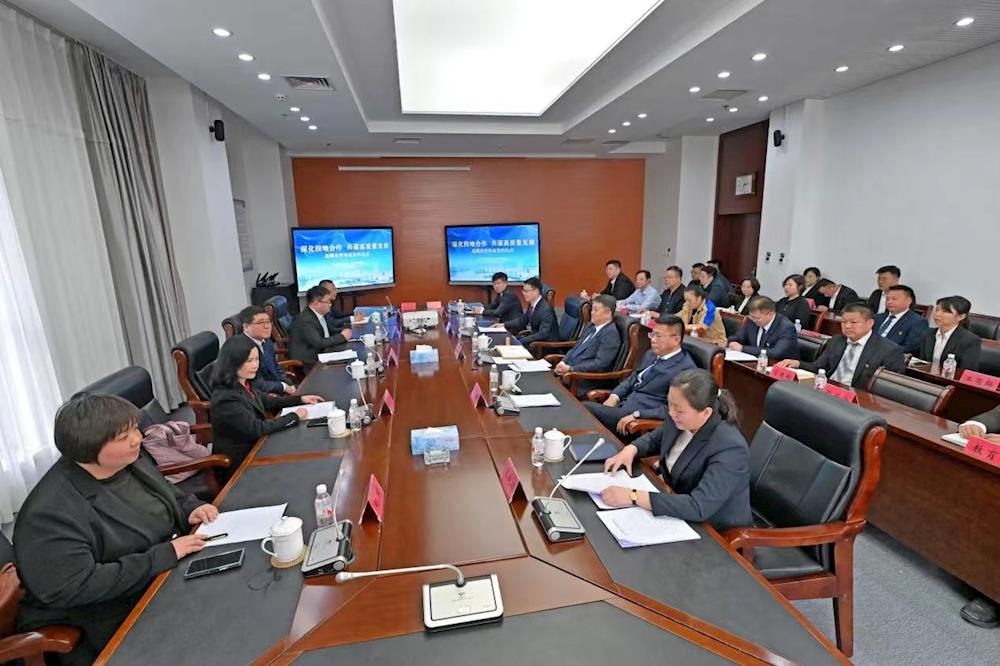 ​明山区与辽宁科技学院举行战略合作签约仪式